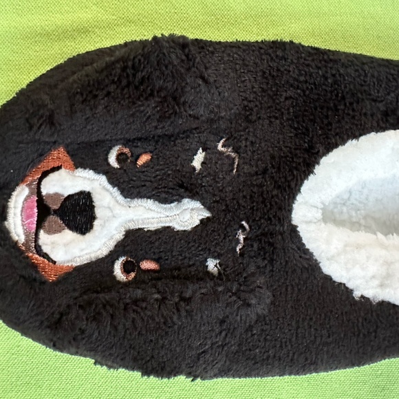 VERA BRADLEY DOG SHOW SOFT FLEECE SLIPPERS:NWT DOGS  MEDIUM - Picture 5 of 7